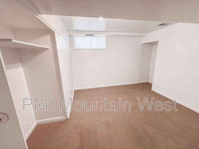 Building Photo - 481 E 2875 N