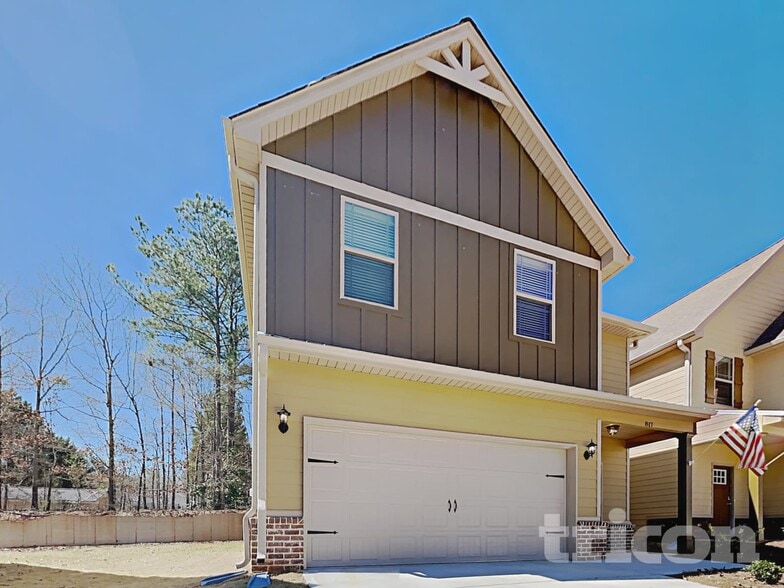Building Photo - 817 Crescent Way