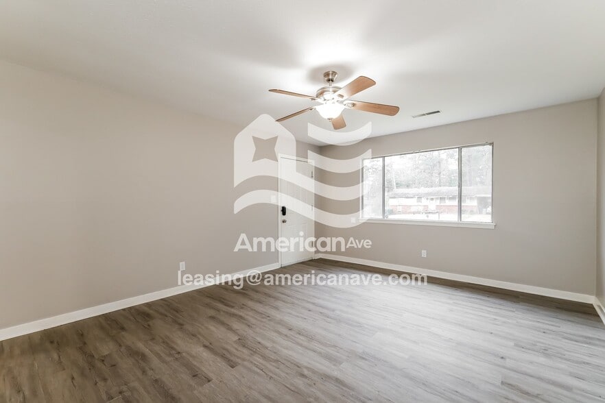 Building Photo - 1540 Maria Dr