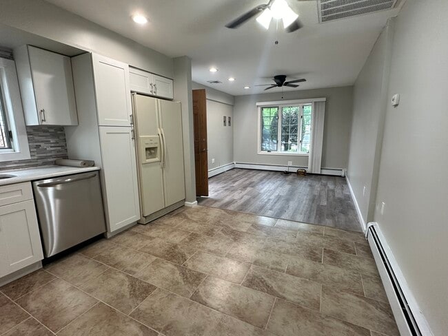 Building Photo - 312 Elverton Ave