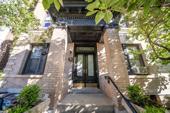 Building Photo - 1009 Willow Ave