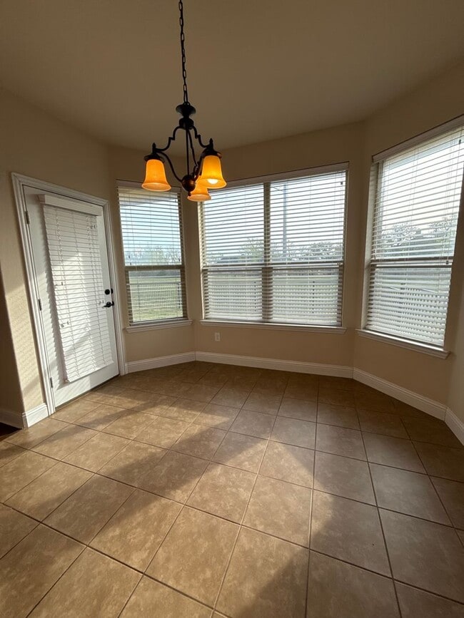 Building Photo - 815 Blue Quail Dr