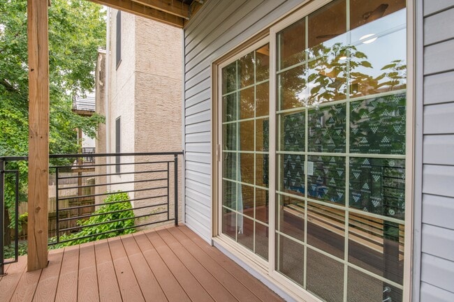 Building Photo - 1825 N Bouvier St