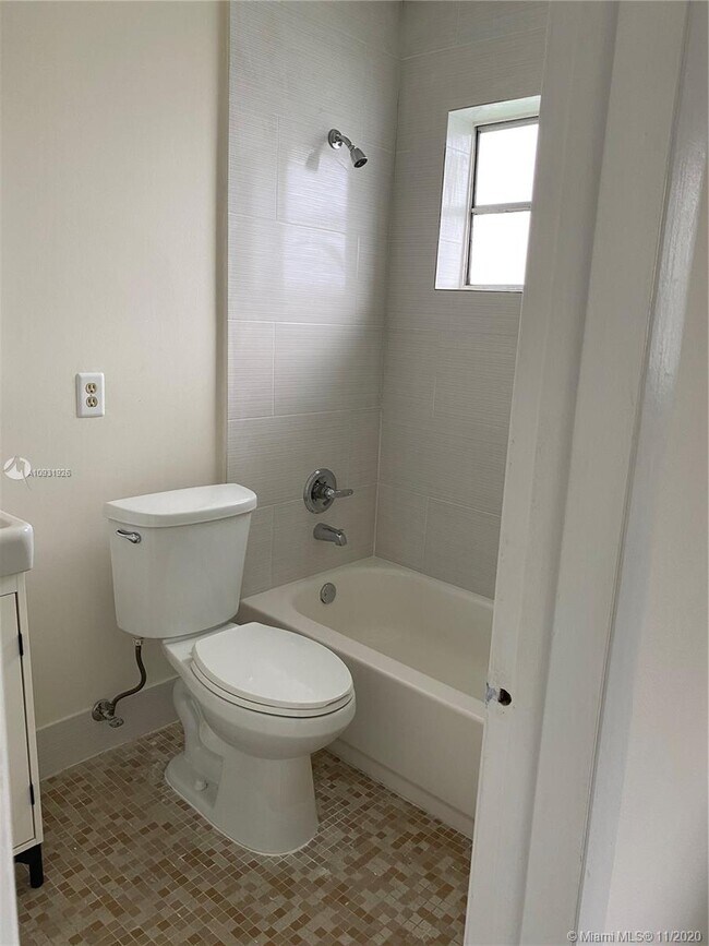 Building Photo - 4300 SW 67th Ave