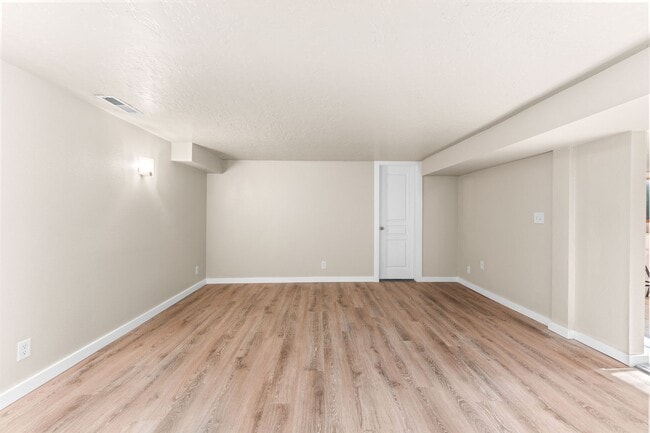 Building Photo - Exceptional Boise West Bench Home