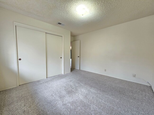Building Photo - 1009 W Alene Ave