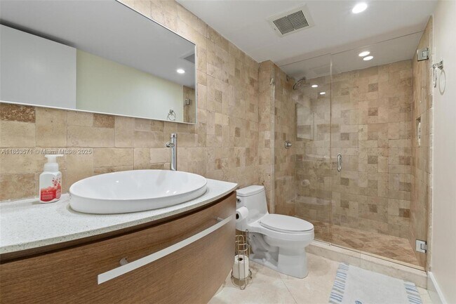 Building Photo - 5701 Collins Ave