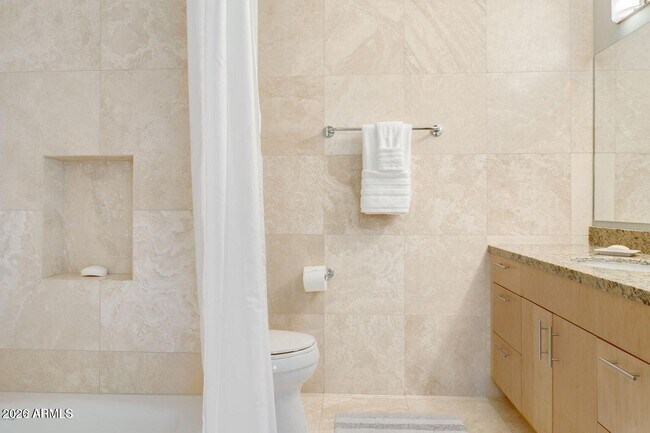 Building Photo - 7117 E Rancho Vista Dr