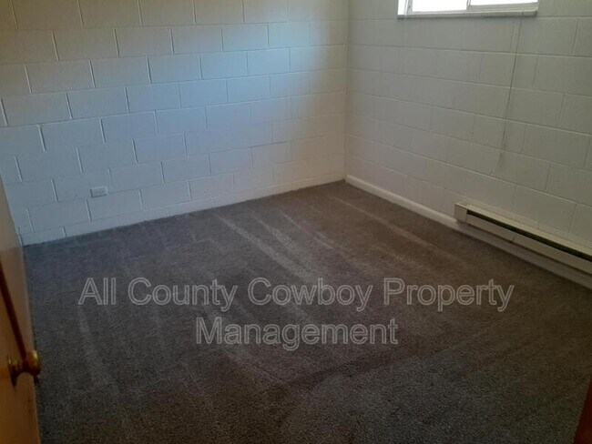 Building Photo - 1000 E Garfield St