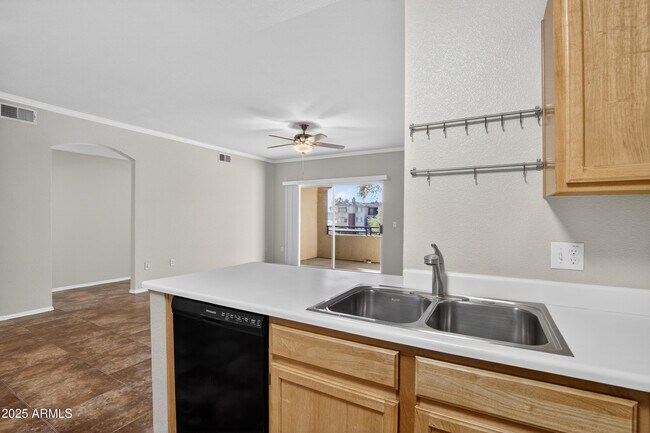 Building Photo - 5401 E Van Buren St