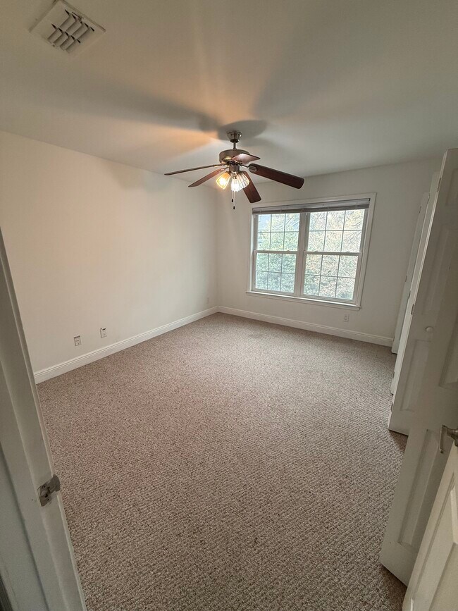 Building Photo - 7301 Santa Fe Pky