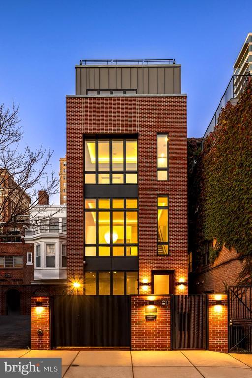 Building Photo - 1727 Delancey Pl