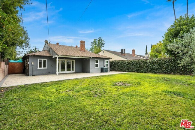 Building Photo - 6137 Laurelgrove Ave