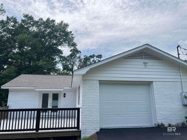 Building Photo - 112 Kingswood Dr