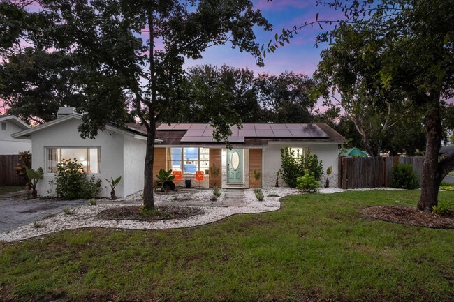 Building Photo - 7957 CottonWoode Dr