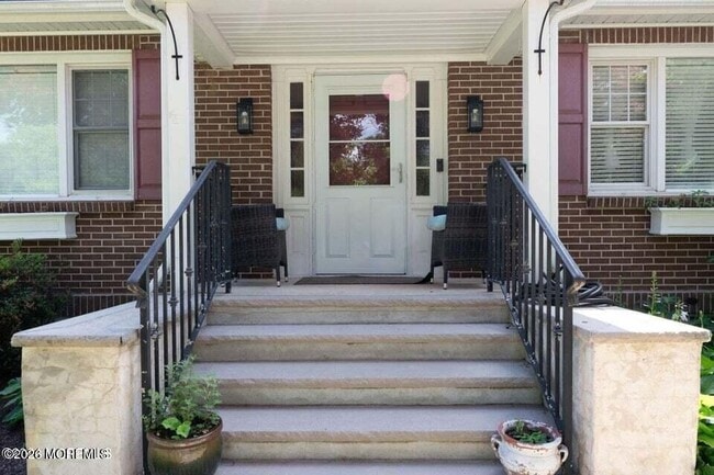 Building Photo - 1597 N Bay Ave