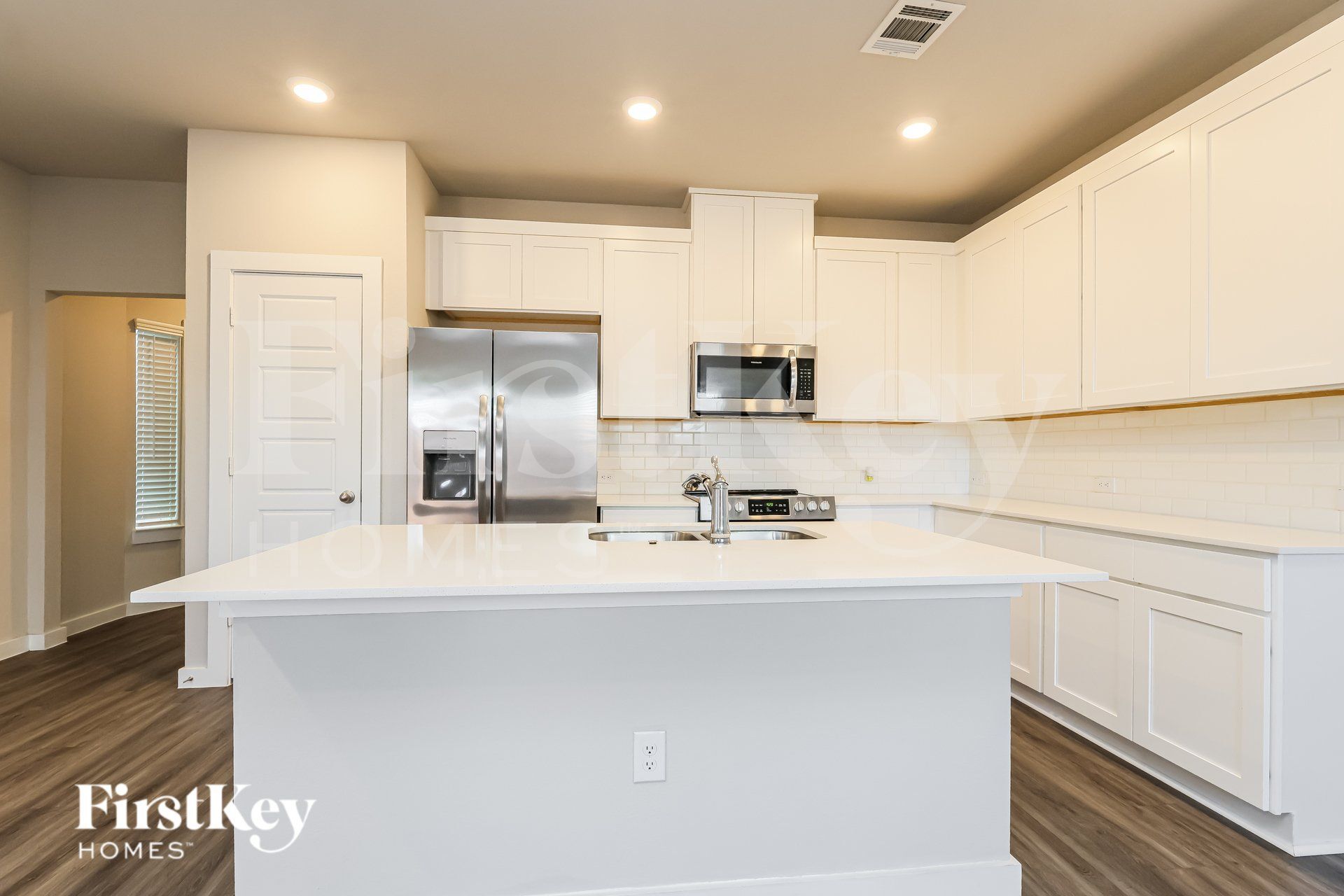 Building Photo - 18314 W Centro Cir