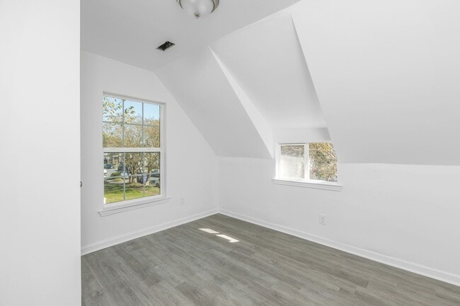 Building Photo - Spacious 4-Bedroom Home with Modern Upgrades Throughout