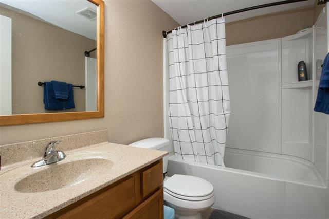 Building Photo - 100 Grandview Ct