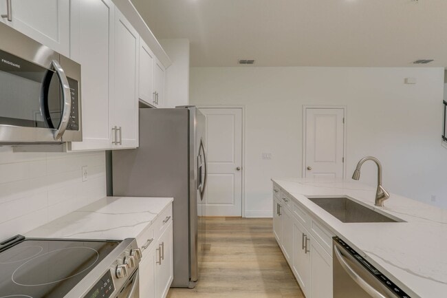 Building Photo - 1401 E Michigan St