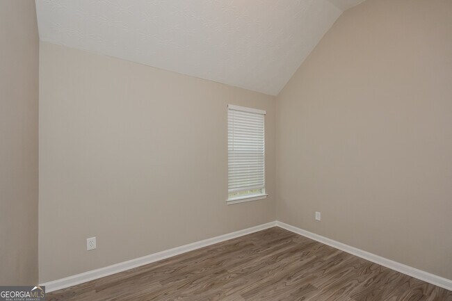 Building Photo - 10 Zebulon Pl