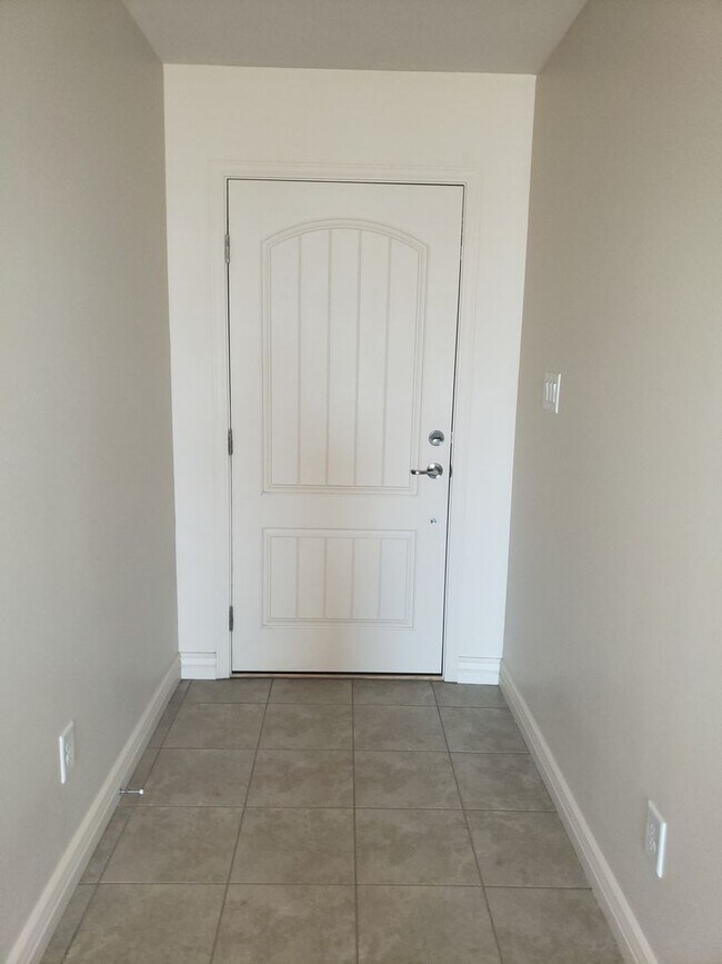 Building Photo - Gorgeous 4 bedroom for rent