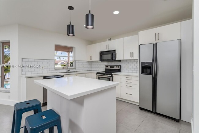 Building Photo - 18091 SW 27th St