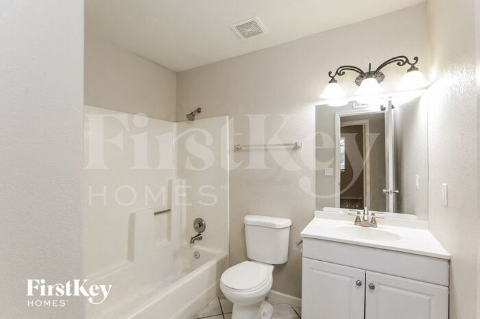Building Photo - 8439 S 9th Pl