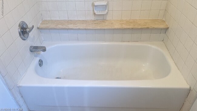 Building Photo - 7221 W Cleburne Rd