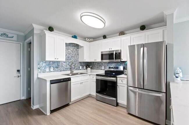 Building Photo - 400 Plantation Rd