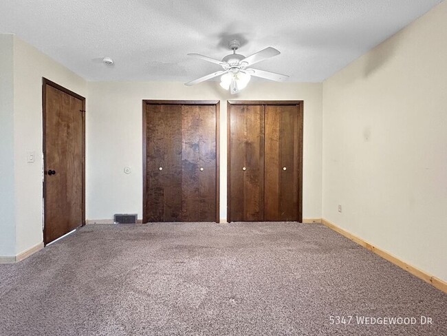 Building Photo - 5347 Wedgewood Dr