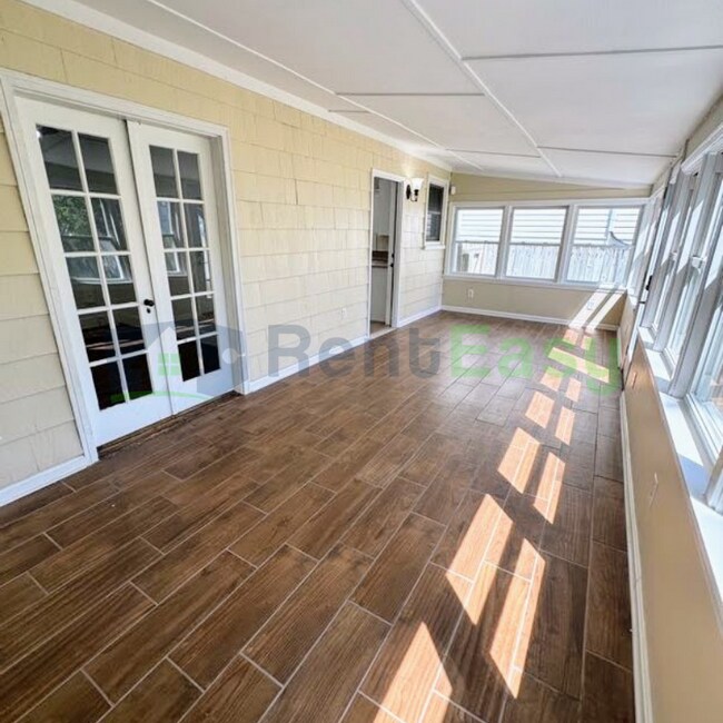 Building Photo - 6010 Upper Brandon Pl