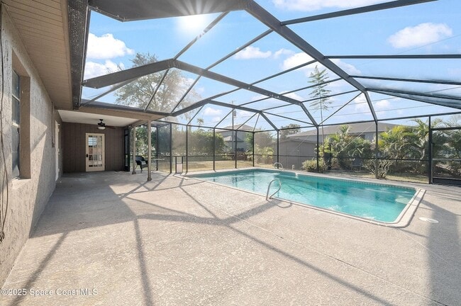 Building Photo - 115 Angelo Rd SE