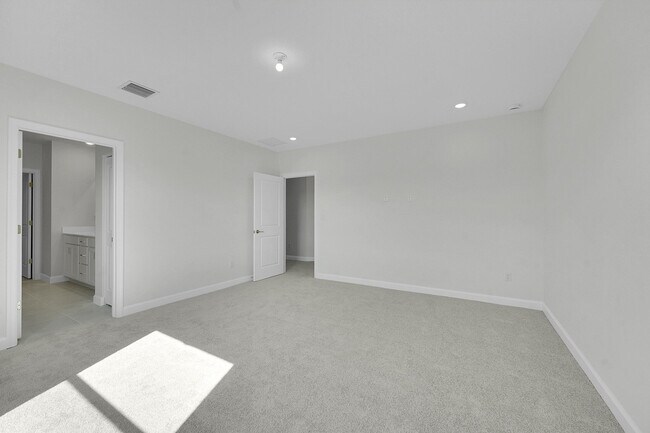 Building Photo - 3443 Cedar Grv Dr