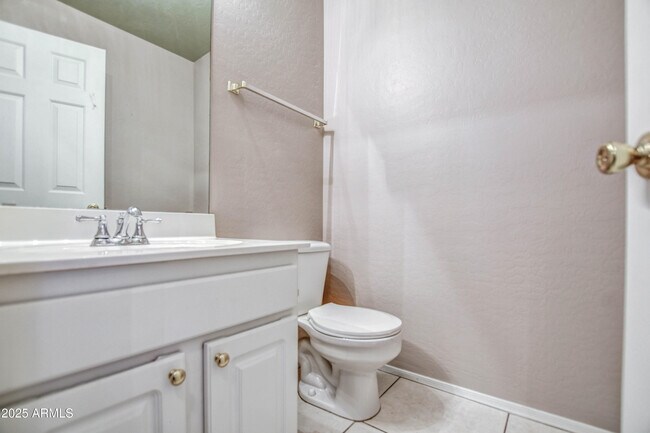 Building Photo - 6660 E Riverdale St