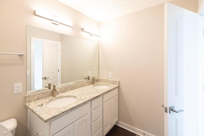 Building Photo - 297 Lenell Lp