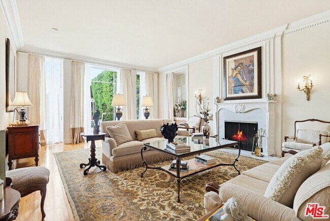 Building Photo - 516 S Rimpau Blvd