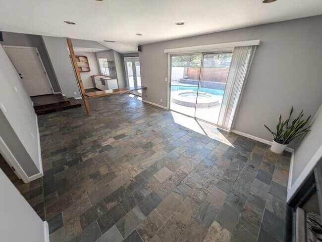 Building Photo - 9509 Lazy River Dr