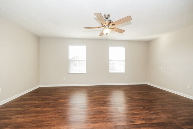 Building Photo - 608 Elderberry Way