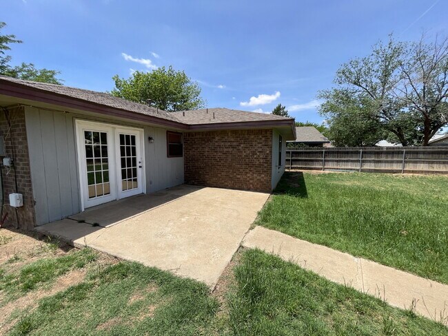 Building Photo - House Located On Cul-De-Sac & Within Minutes Of Wal-Mart & W. Loop 289!