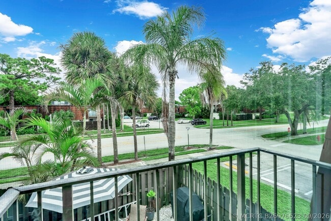 Building Photo - 2228 White Pine Cir