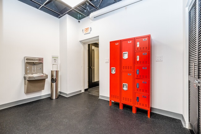 Building Photo - 1021 S State St