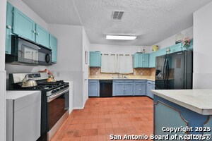 Building Photo - 631 N San Bernardo Ave