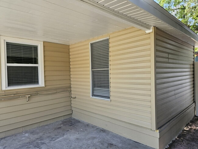 Building Photo - fully renovated 2-bedroom, 1-bathroom home with bonus guest room or office and oversized fenced yard