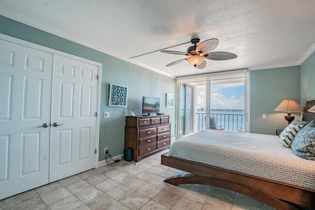 Building Photo - 6295 Bahia Del Mar Cir