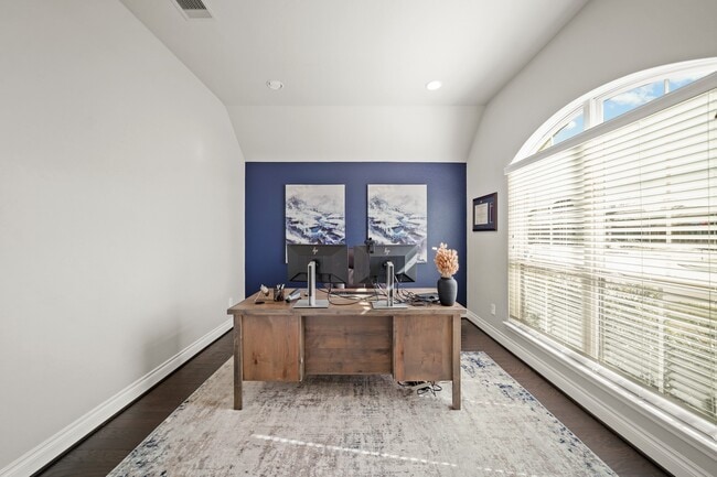 Building Photo - 10839 High Red Mesa