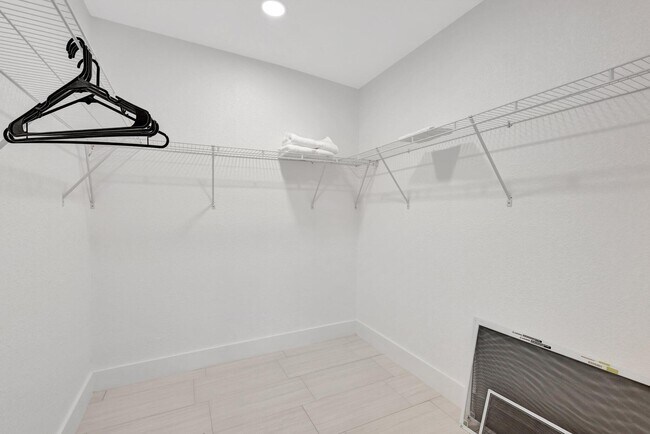 Building Photo - 3837 NE Melba Dr