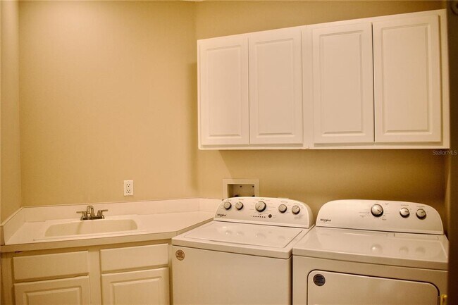 Building Photo - 8761 The Esplanade