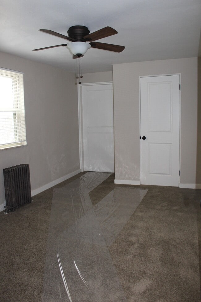 Building Photo - Brentwood Manor