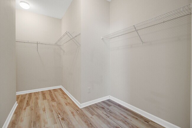 Building Photo - 403 War Admiral Ln